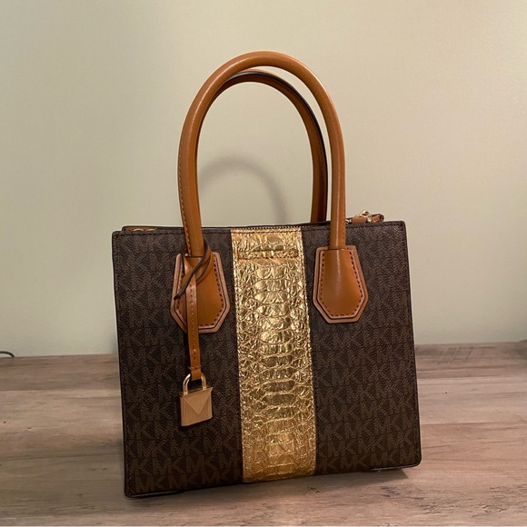 Michael Kors Crossbody Mercer Small Brown Gold Logo - Picture 4 of 16